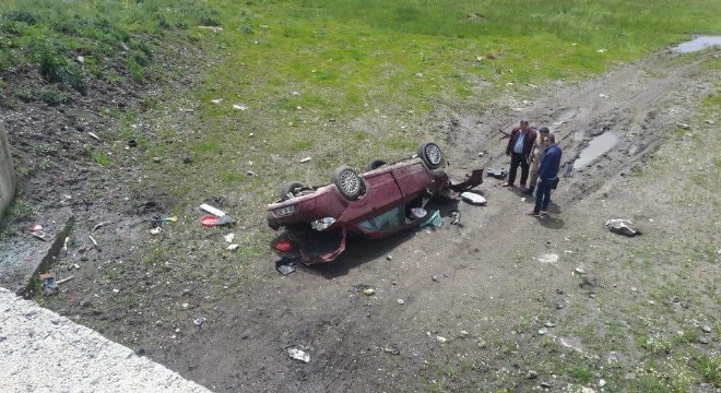 Göle yolunda kaza: 1 ölü, 2 yaralı