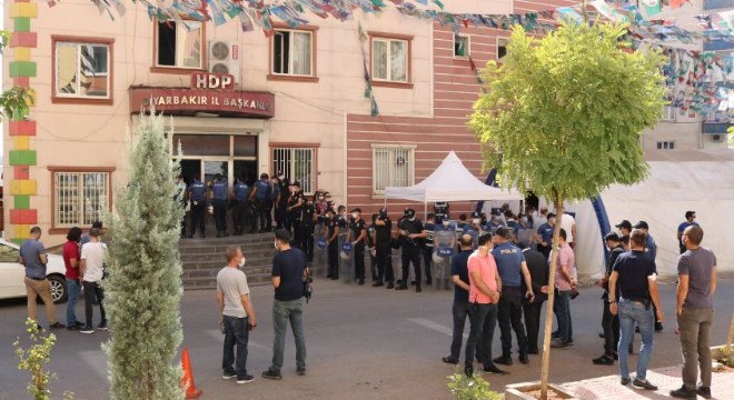 Gözaltıları sevinçle karşıladılar