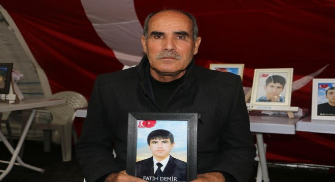 Gözü yaşlı babadan oğluna ‘teslim ol' çağrısı