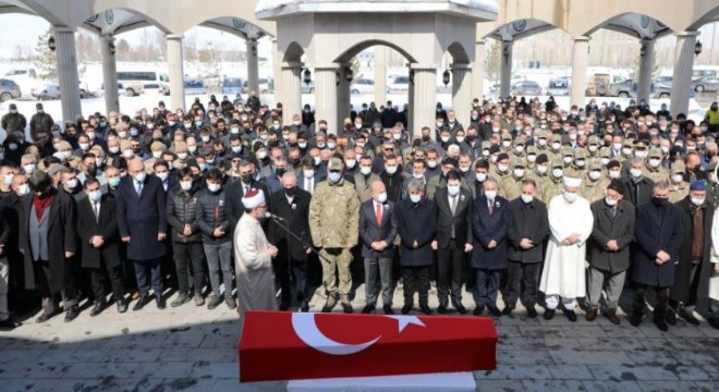 Gözyaşlarıyla uğurlandı