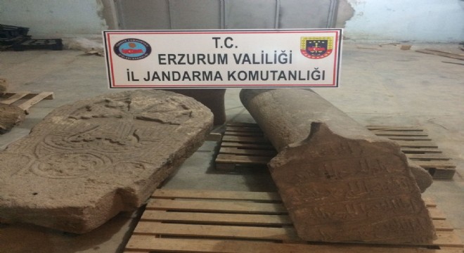 Güzelova'da tarihi eser operasyonu