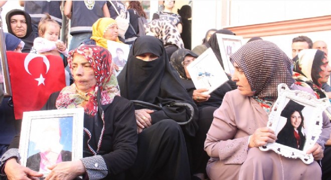 HDP önünde eylem yapan aile sayısı 46'ya yükseldi