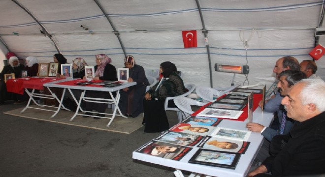 HDP önündeki ailelerin direnişi 79'uncu günde