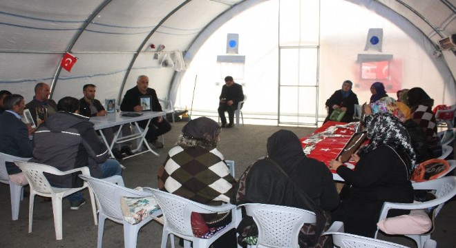 HDP önündeki ailelerin evlat nöbeti 85'inci gününde