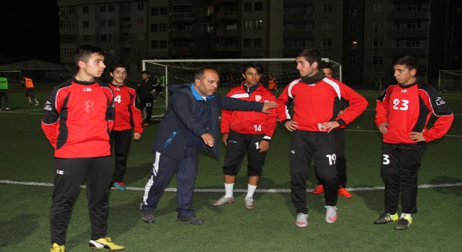 Harb iş U 17 takımı şampiyonluğu hedefliyor