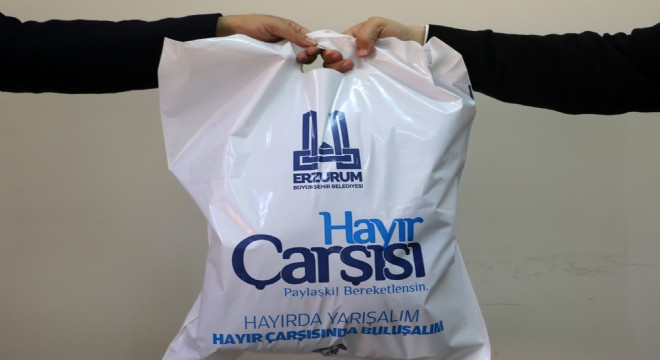Hayır Çarşısı'dan öğrencilere kışlık giysi yardımı