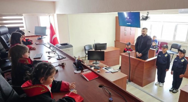 Hınıs Emniyetinden çocuklara özel örnek yaklaşım