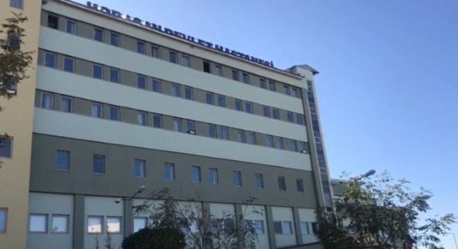 Horasan'da cesedi hastane önüne bırakıp kaçtılar