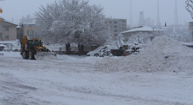 Horasan'da kar temizliği seferberliği