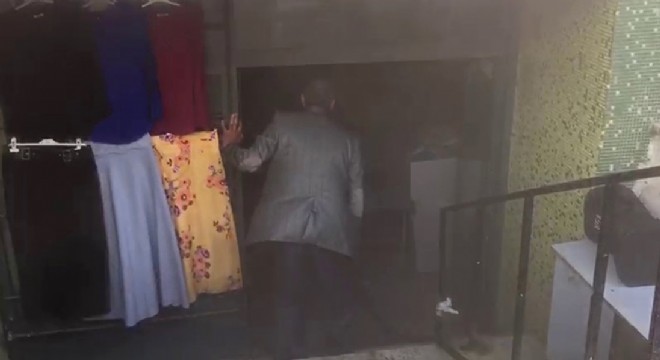 Horasan'da mağaza yangını