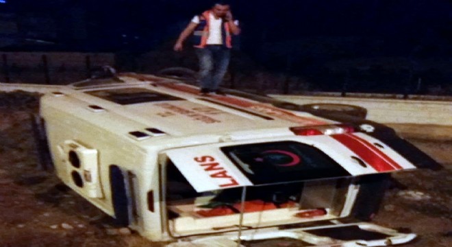 Horasan'da trafik kazası: 3 yaralı