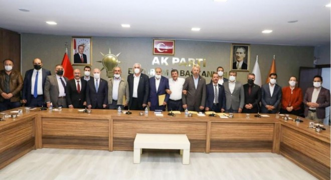 İYİ Parti'den istifa edip AK Parti'ye katıldılar
