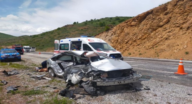 İmranlı yolunda feci kaza: 2 ölü, 2 yaralı