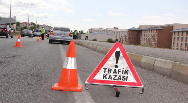İspir Aşağı Özbağ'da trafik kazısı: 1 ölü