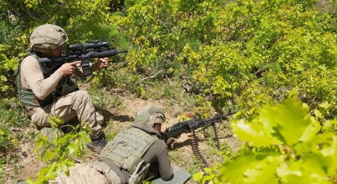 Jandarma, PKK'ya ait 32 odalı sığınağı imha etti