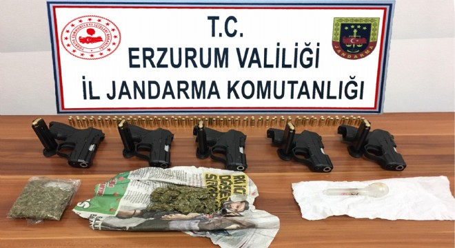 Jandarmadan kaçak silah operasyonu