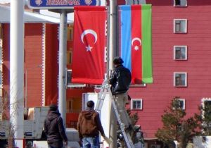 Doğu'da tarihi buluşma
