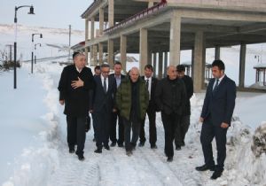 Kartal'dan Çat'a yerel yönetim çıkarması