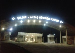 Aktaş Sınır Kapısı'nda ışıklar yandı