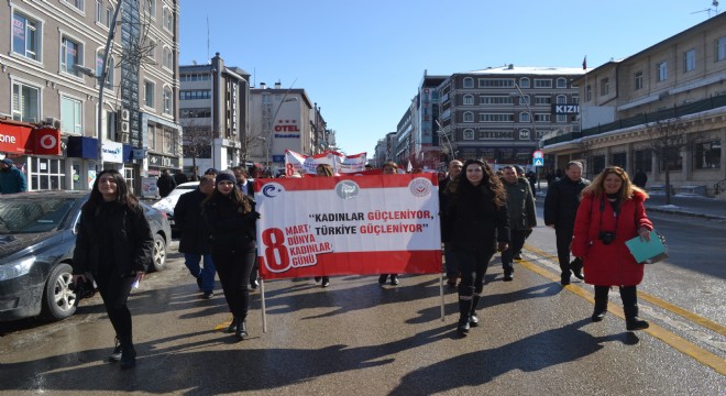 ‘Kadınlar güçleniyor, Türkiye güçleniyor'