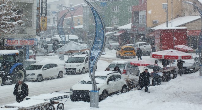 Kar kürekleri yok sattı