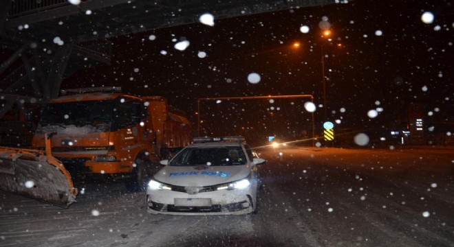 Kar ve tipi kazaları beraberinde getirdi: 2 yaralı