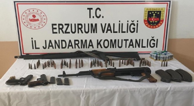 Karaçoban'da kaçak silah operasyonu