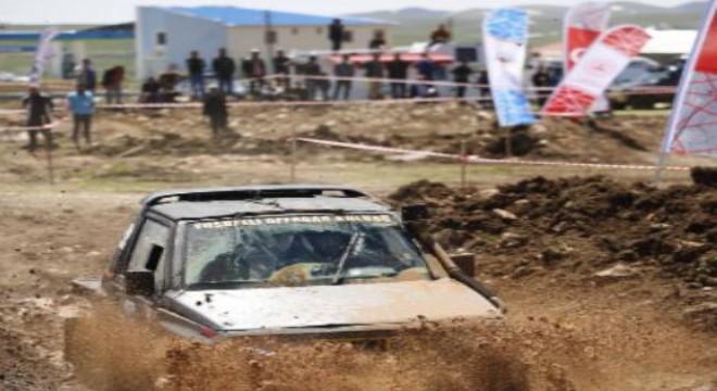 Karayazı'da Off-road yarışları nefesleri kesti
