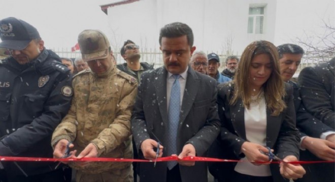 Karayazı'da esnaf derneği açıldı