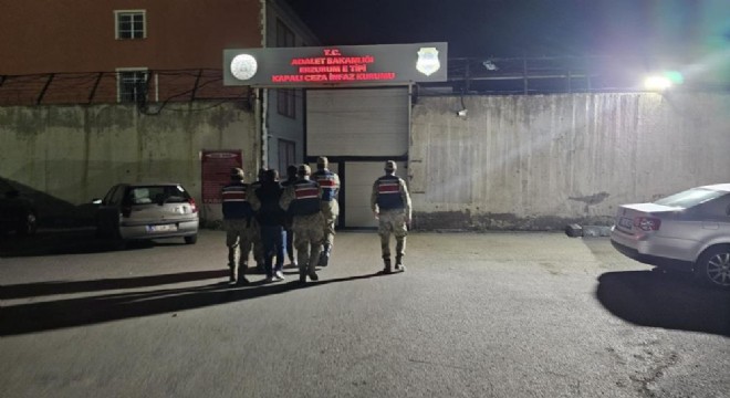Karayazı'da kaçak göçmen operasyonu