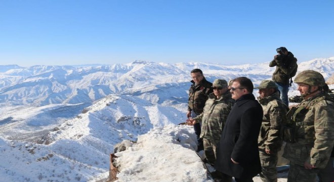 Karlı dağlarda vatan nöbeti