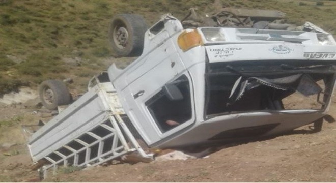Karlıova yolunda trafik kazası: 3 yaralı
