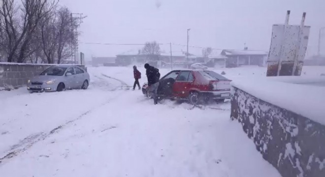 Kars'ta 71 köy yolu ulaşıma kapandı