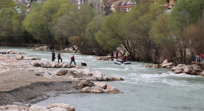 Kayıp Uzman Çavuş Güneş'i arama çalışmaları sürüyor
