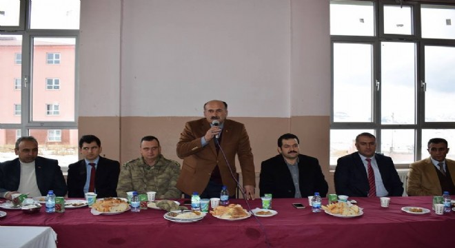 Kaymakam Özkan Şenkaya'ya veda etti