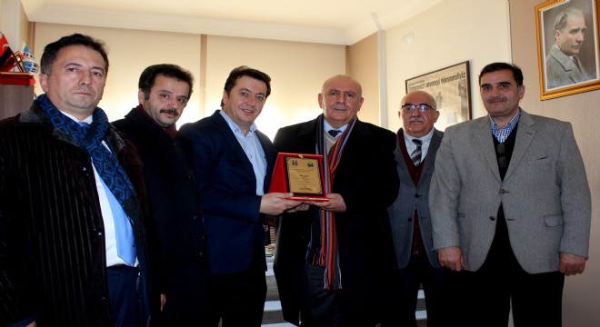 Kent Konseyinden Türkez'e teşekkür plaketi