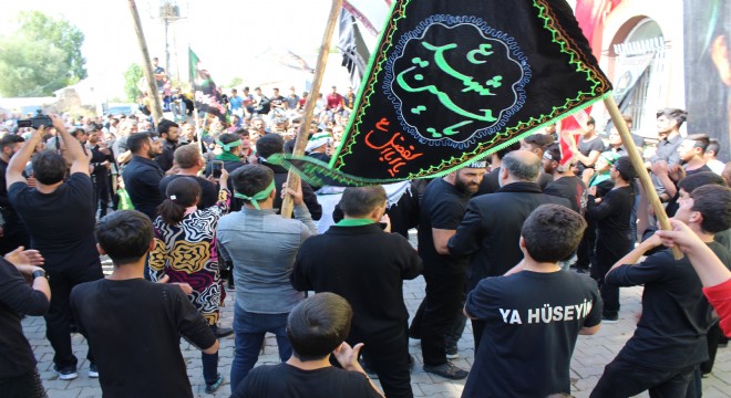 Kerbela Şehitleri gözyaşlarıyla anıldı