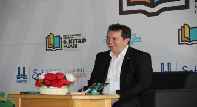 Kitap Fuarı söyleşileri ilgi odağı oldu
