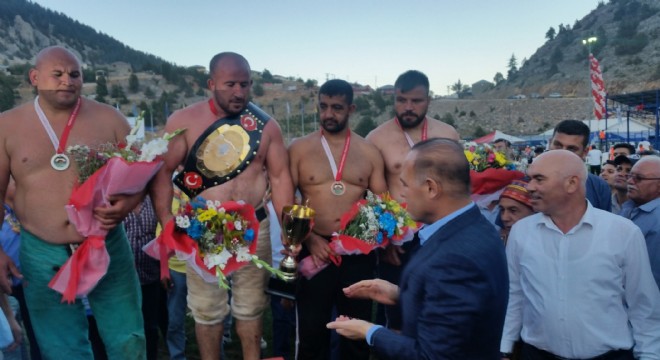 Kızıldağ'da dadaş pehlivan farkı