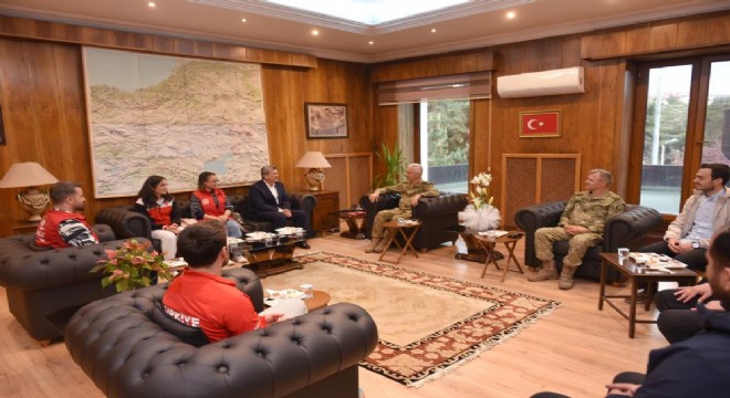Kolordu Komutanı Algan'a gençlik ziyareti