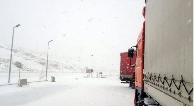 Kop ile Sakaltutan'da ulaşıma kar engeli