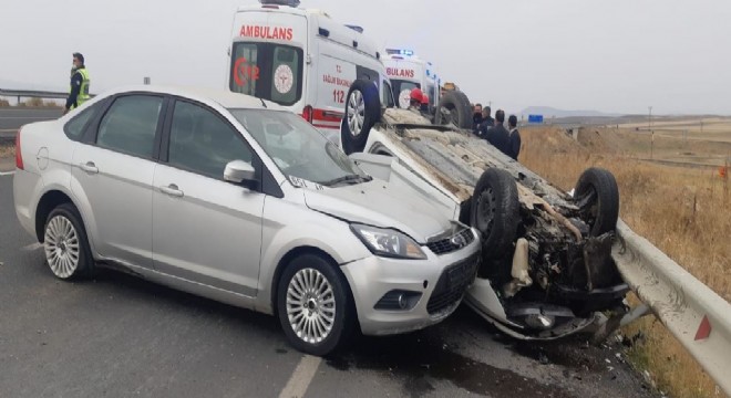 Köprüköy'de trafik kazası: 9 yaralı