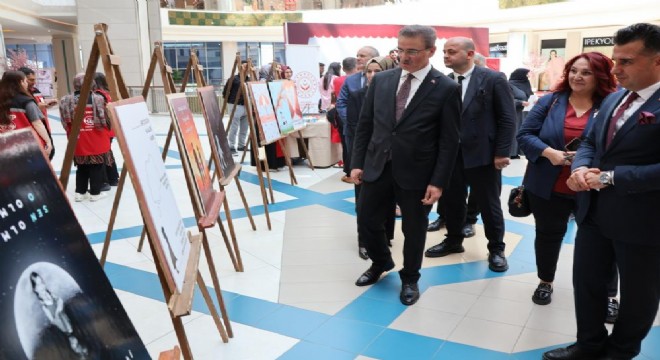 Koruyucu aile farkındalık sergisi yoğun ilgi gördü