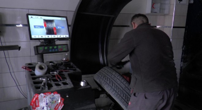 Lastikçilerden 'kış lastiği taktırın' çağrısı