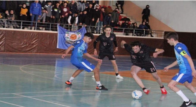 Liseler Futsal'da yarışıyor