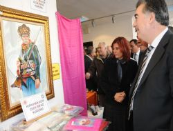 Mahkumlar eserlerini sergiledi