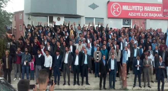 MHP Aziziye'de rozet takma töreni