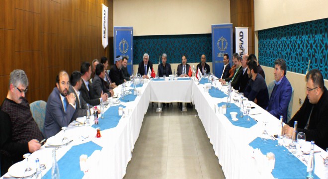 MÜSİAD üyeleri dost meclisinde buluştu