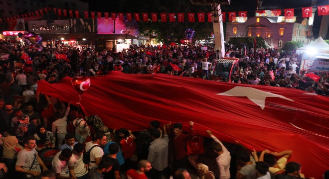 Malatya 15 Temmuz'un yıl dönümünde meydanlardaydı