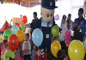 Polican okulları ziyaret ediyor